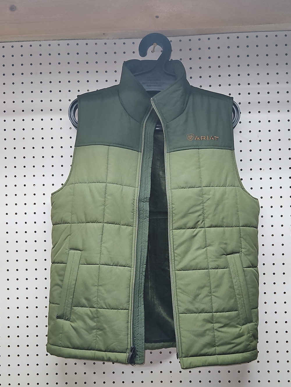 Ariat Green Insulated Full Zip Crius Ins Vest Size Men’s Small Rn# 100046733